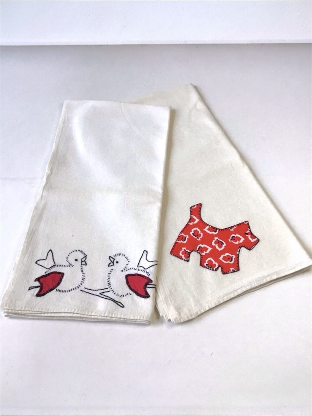 Vintage Hand Embroidered Appliquéd Kitchen Tea Dish Towels Flour Sack Birds Dog